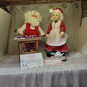 DANBURY MINT EUC-VTG SANTA W/Workbench & MRS CLAUS W/Tea Tray